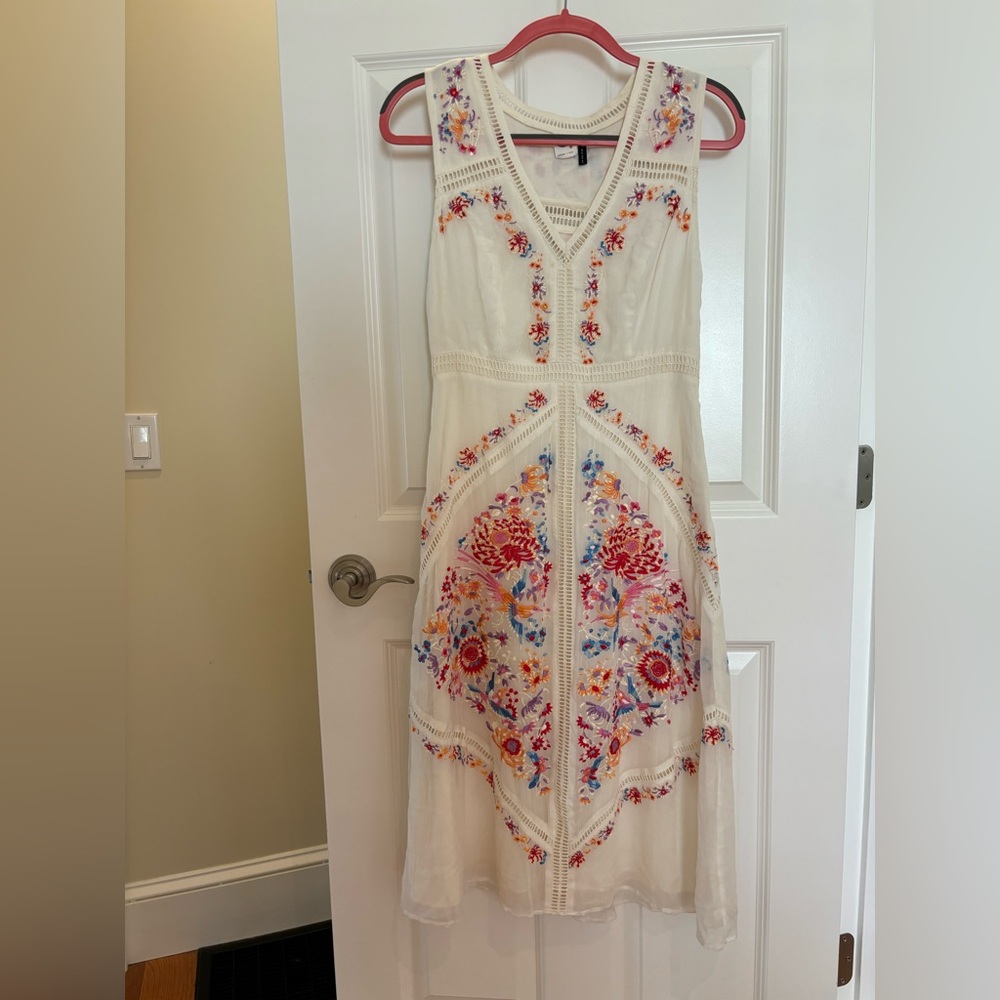 Anthropologie women’s dress, gorgeous embroidery